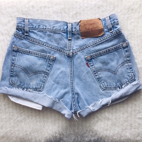 High Waisted Levi Shorts - Picture 3 of 7